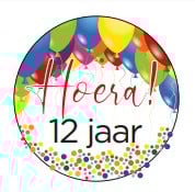 Traktatiesticker hoera 12 jaar
