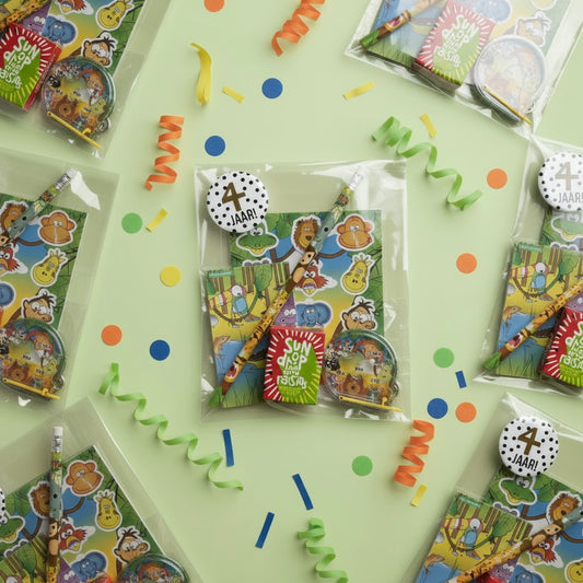 Jungle traktatie -groot- met rozijntjes (met sticker naar keuze)