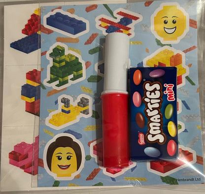 LEGO traktatie met LEGO stickertjes en tattoo (en sticker naar keuze)