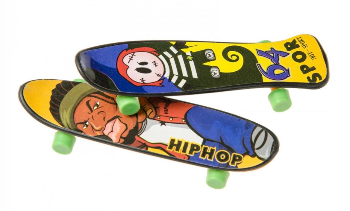 Coole traktatie met klein skateboard (met sticker naar keuze)