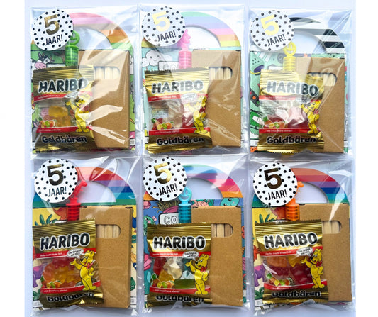 Kleurset mix met bellenblaas traktatie (met sticker naar keuze) de