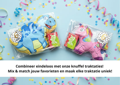Knuffel dino traktatie met rozijntjes (met sticker naar keuze)