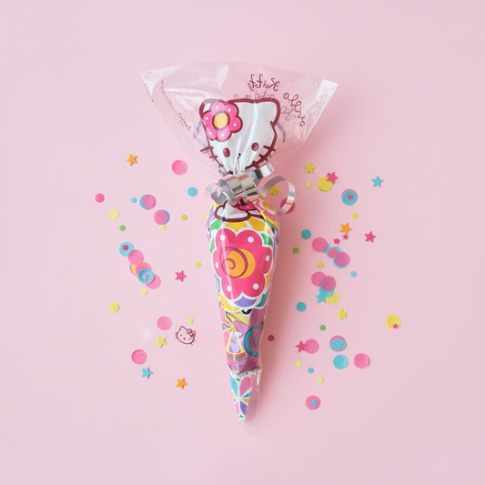 Hello Kitty traktatie gevulde snoepzak (met sticker naar keuze)