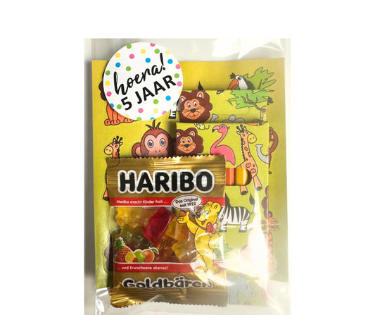 Jungle traktatie met goudbeertjes (met sticker naar keuze)