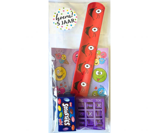 Emoji traktatie (met sticker naar keuze)